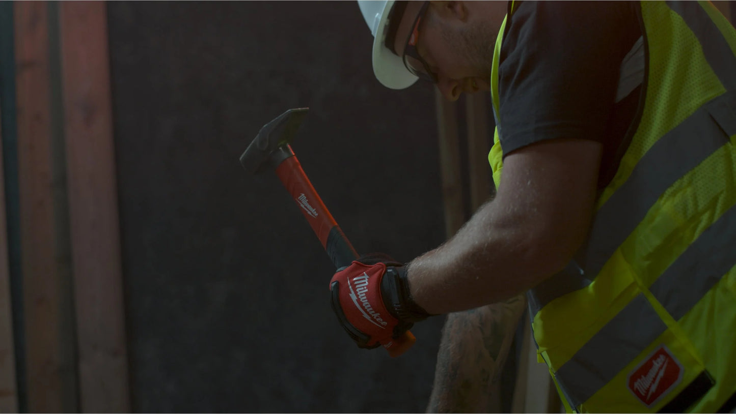 Martillo tipo alemán con mango de fibra de vidrio Milwaukee