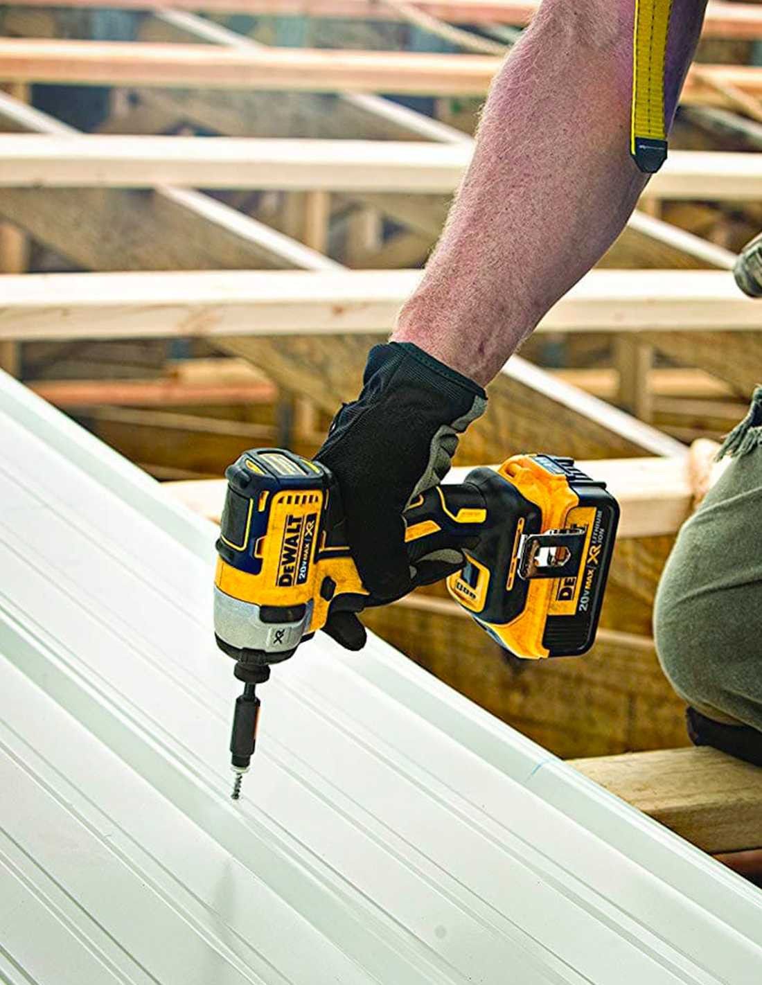 Kit Dewalt 12 herramientas + 3bat 5Ah + Cargador DCB1104 + 4xTSTAK DCK120P3