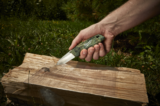 Navaja hoja afilada camuflaje FASTBACK Milwaukee