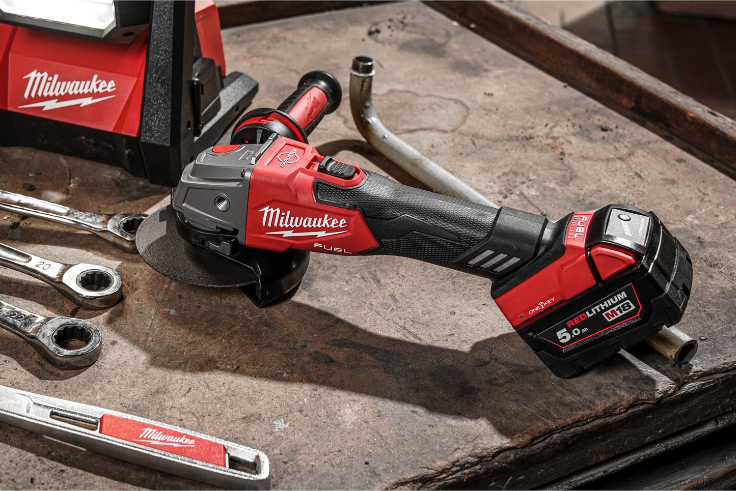 Amoladora angular M18 125mm Fuel ONE-KEY con maletín Milwaukee M18 ONEFSAG125XB-0X